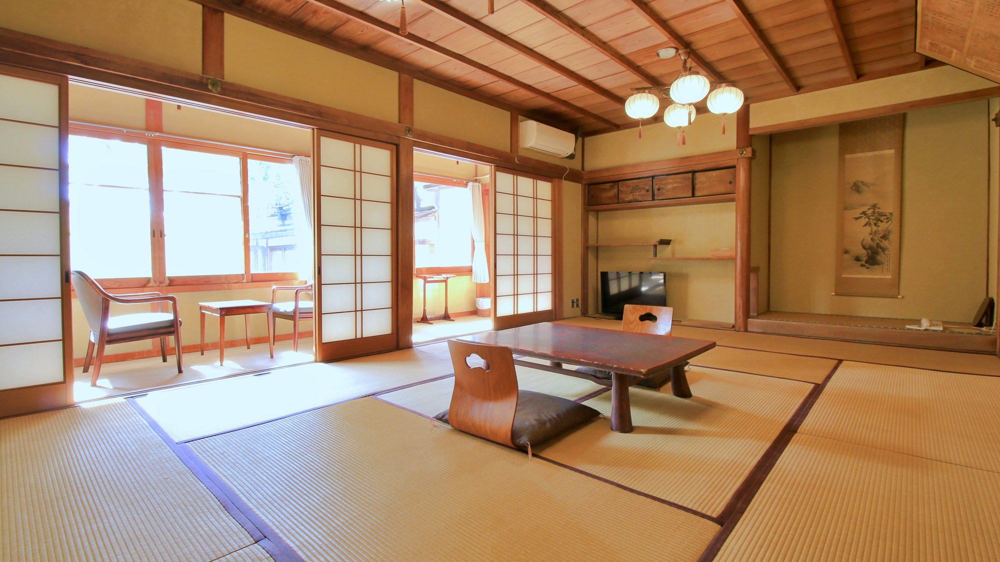 【本館（レトロ和室）】昭和の趣をお楽しみいただける客室です 