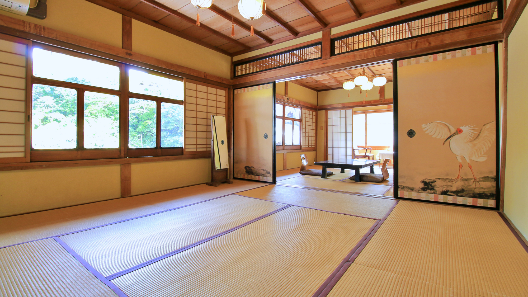 【本館（レトロ和室）】昭和の趣をお楽しみいただける客室です 