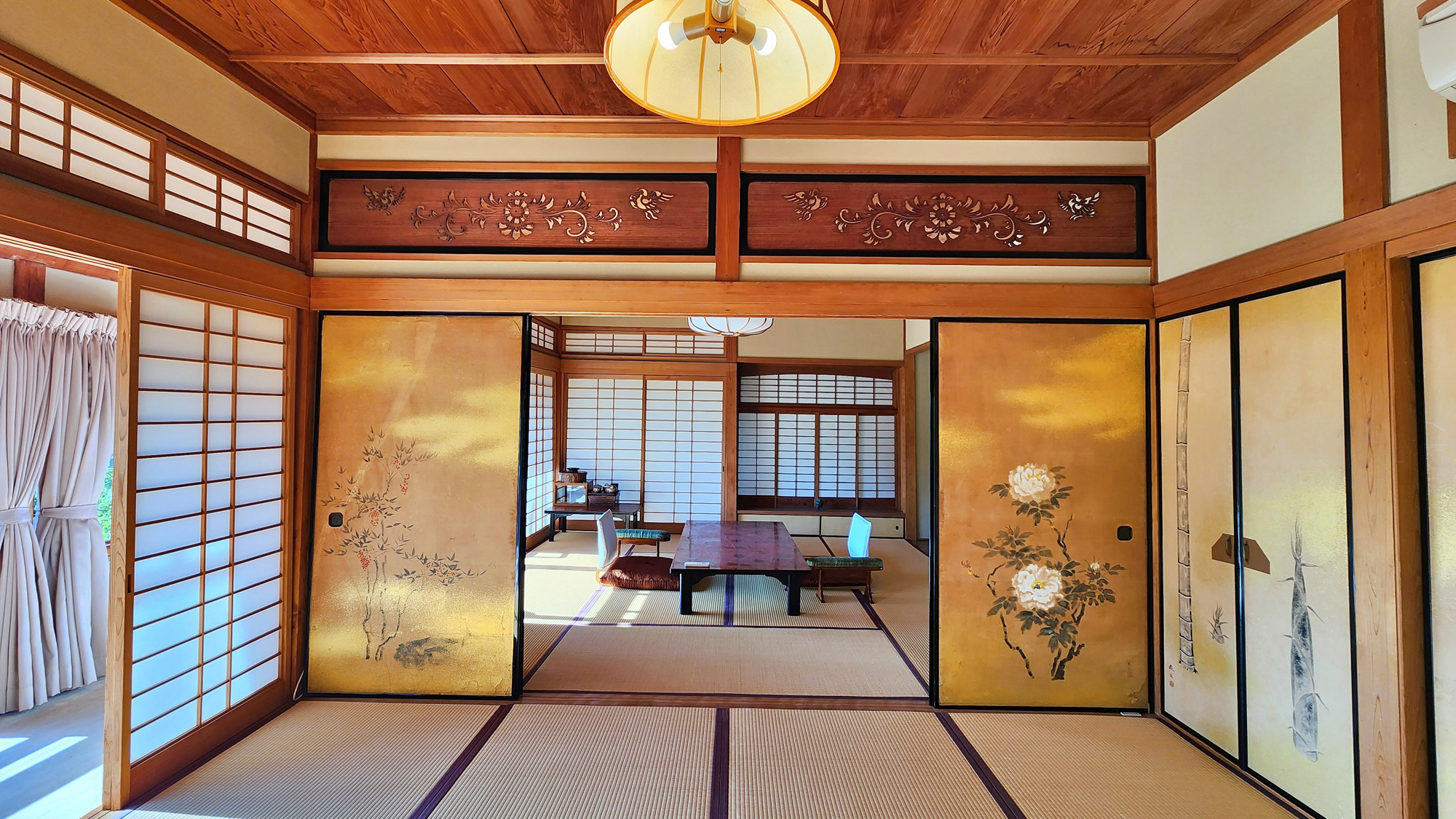 【客室（松の間）】昭和天皇皇后がご宿泊された特別なお客室です