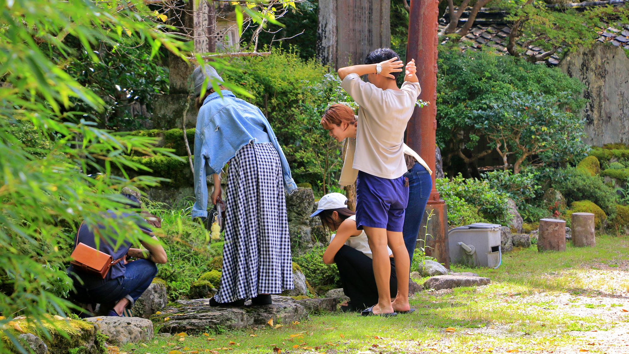 【観光客】竹林院での滞在を楽しむ観光客