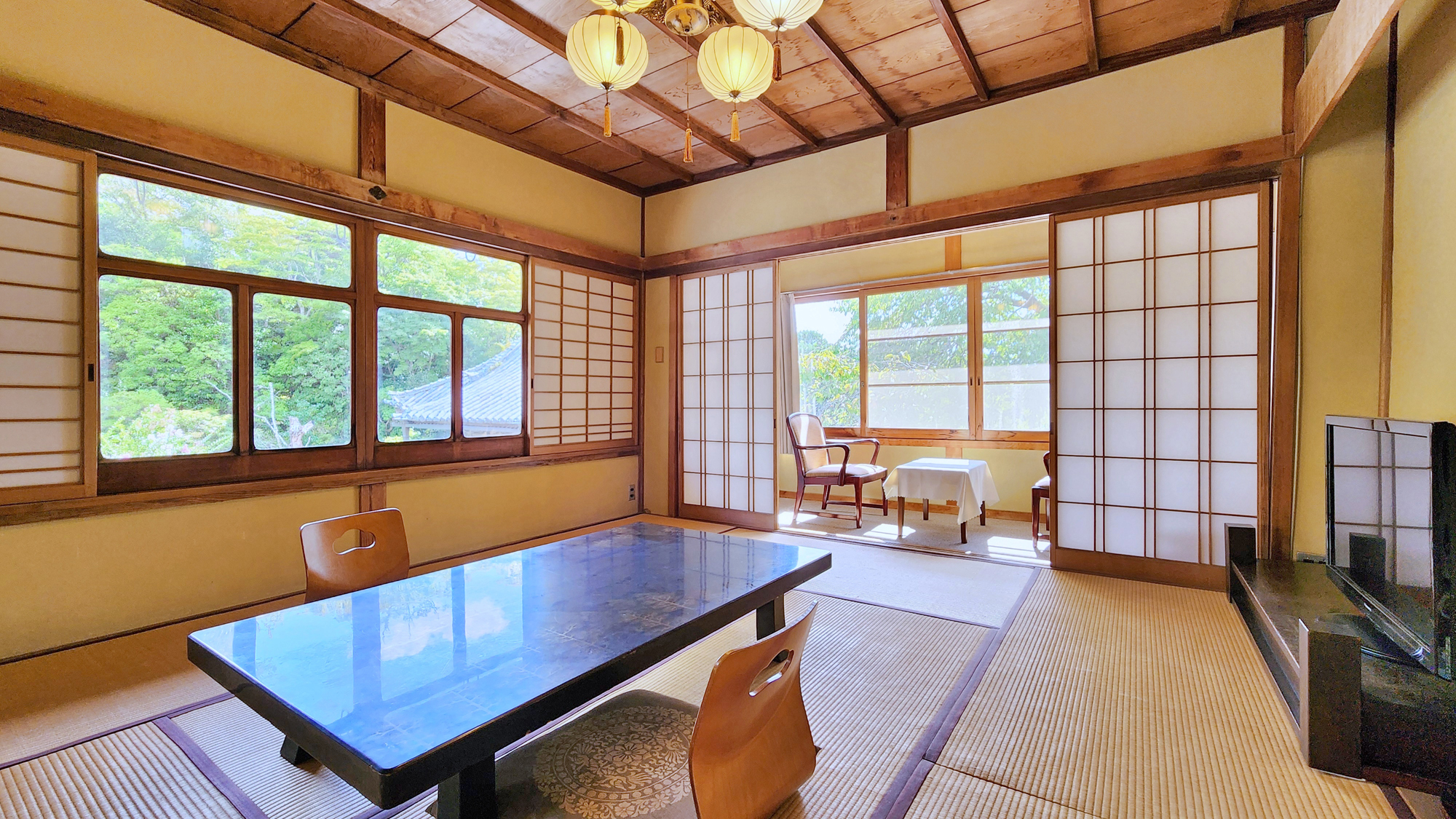 【本館（レトロ和室）】昭和の趣をお楽しみいただける客室です 