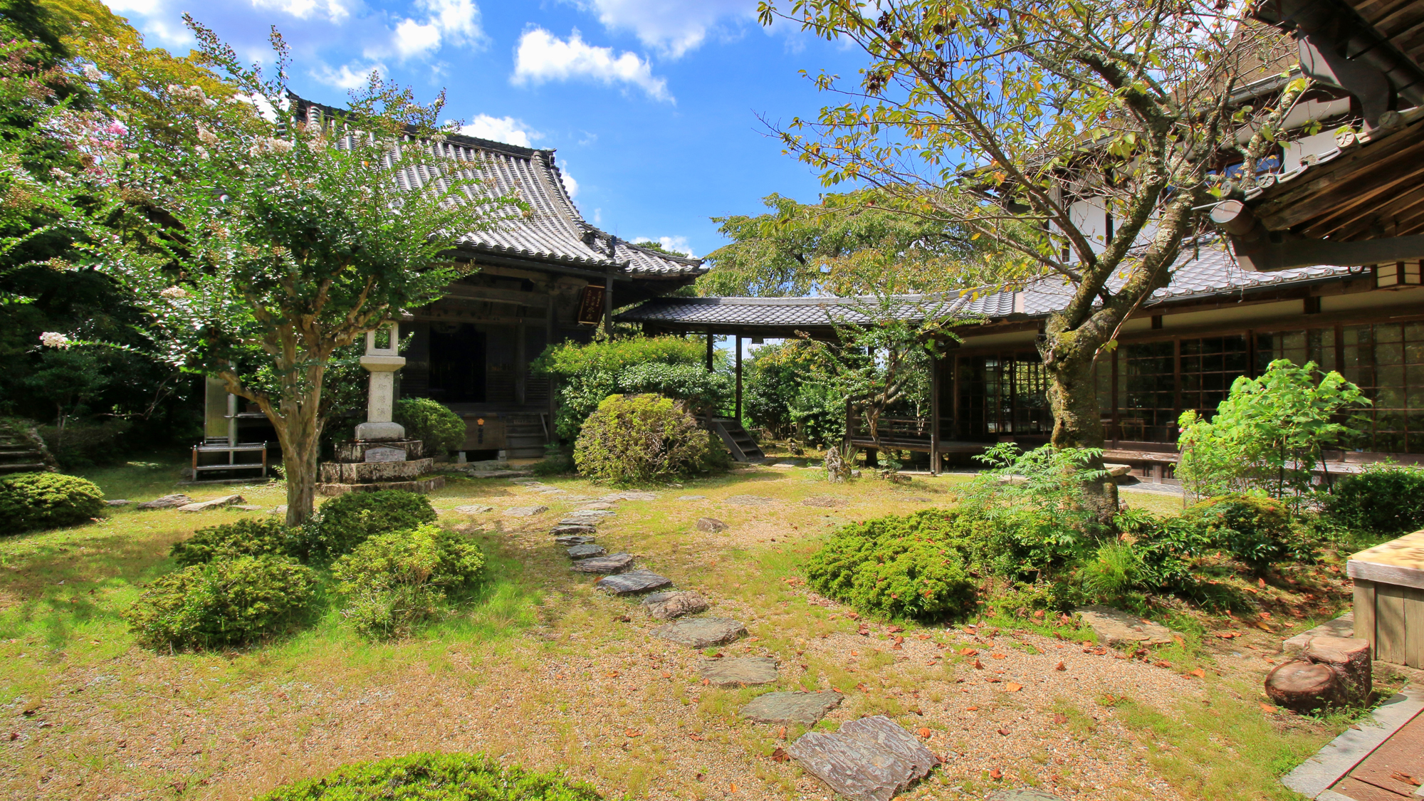 【庭園】美しい自然の中でお寛ぎください