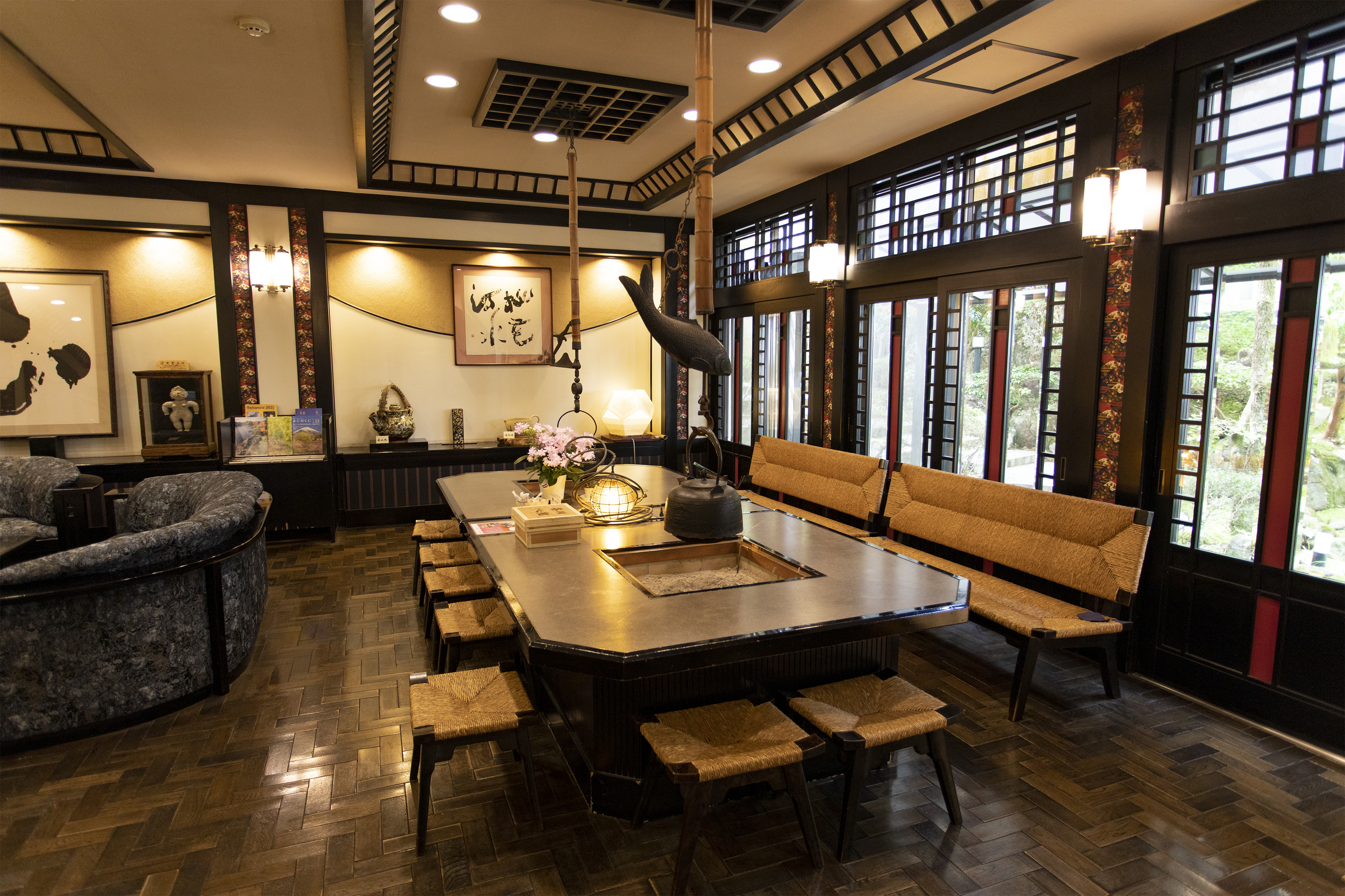 ロビー｜大正ロマンの情緒漂うクラシックな雰囲気