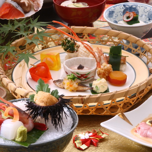 能登の旬を盛り込んだ会席料理をお楽しみ下さい（写真は一例です）