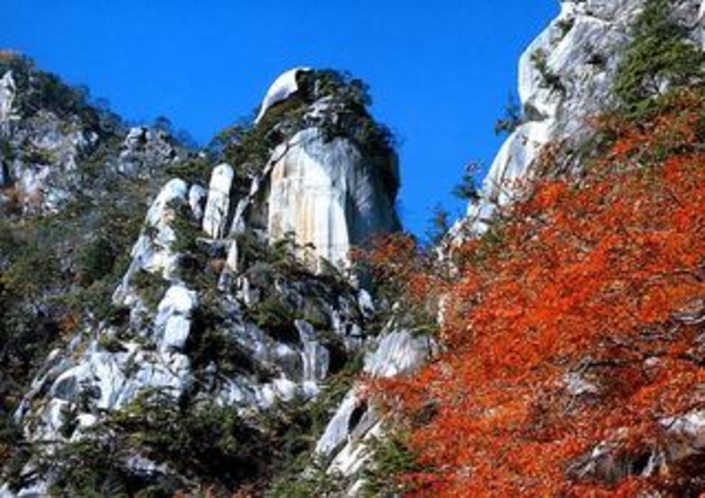【昇仙峡】渓谷美が人気の観光スポット≪昇仙峡≫へは、ホテルから車で約45分