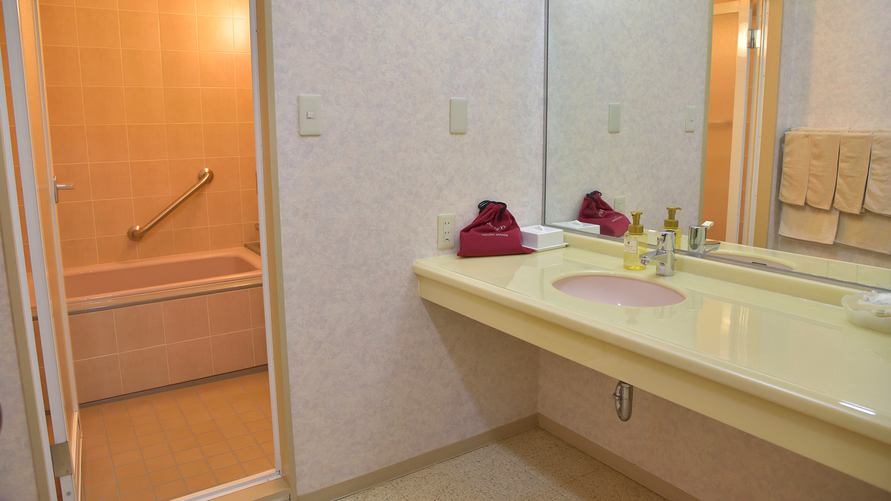 ■客室■大浴場だけでなく、各客室にもバスルームがございます