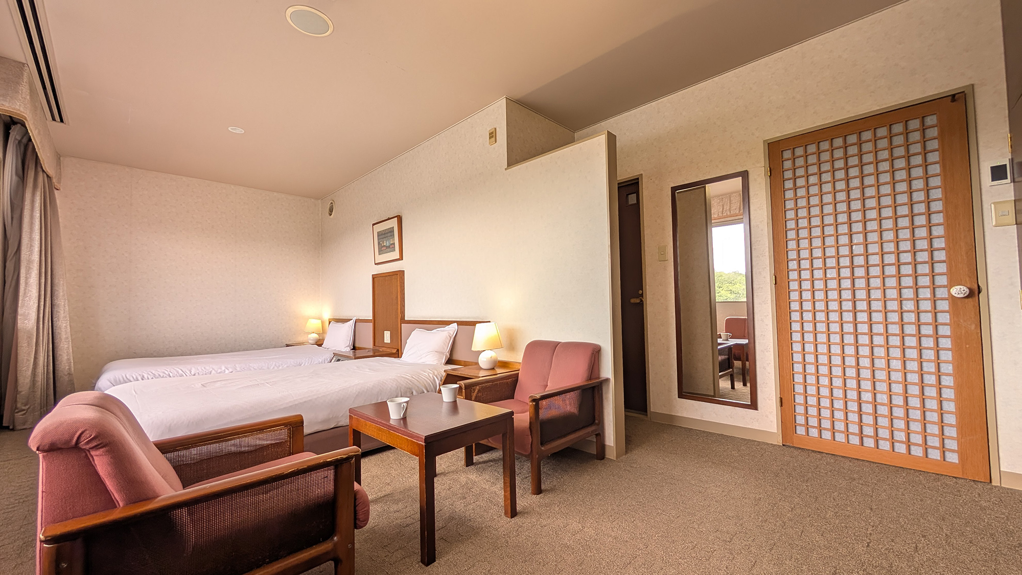 ■本館スタンダードツイン■広々したお部屋で大荷物のお客様も安心！