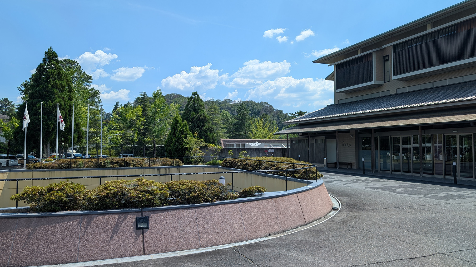 ■外観■爽やかな風が吹き抜ける、『山の中のリゾート』へようこそ