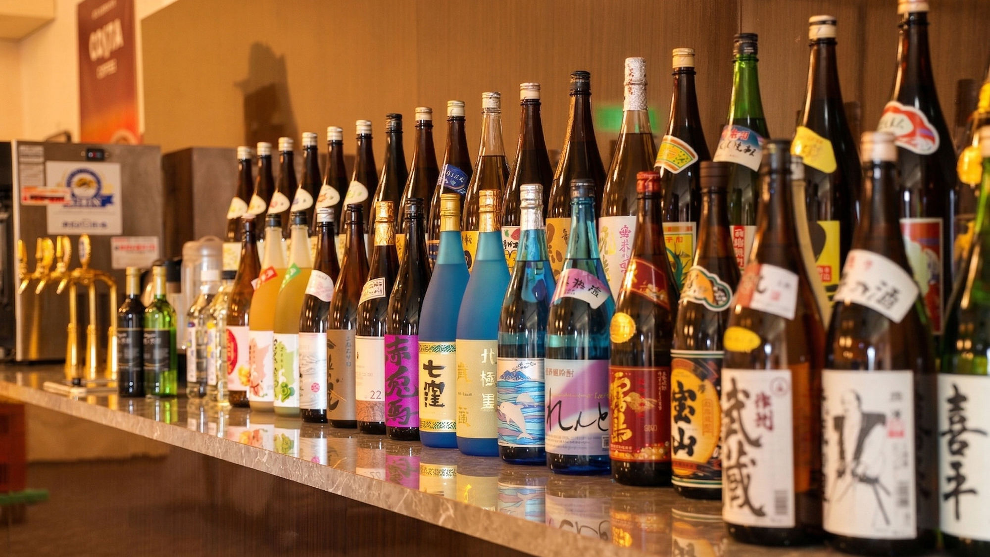 【シン・アルコールバー】約50種類のドリンクが飲み放題！※季節によってドリンクの内容は異なります