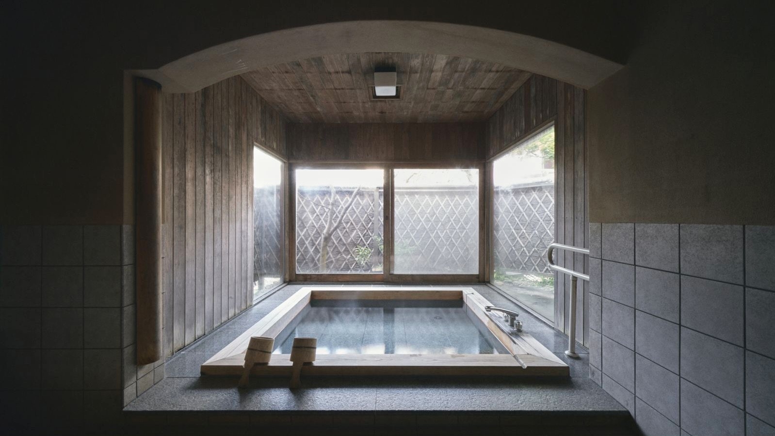 ◆２食付◆郷土料理が素敵な器づかいで食べられるプラン♪空気清浄機完備・駐車場無料・貸自転車無料