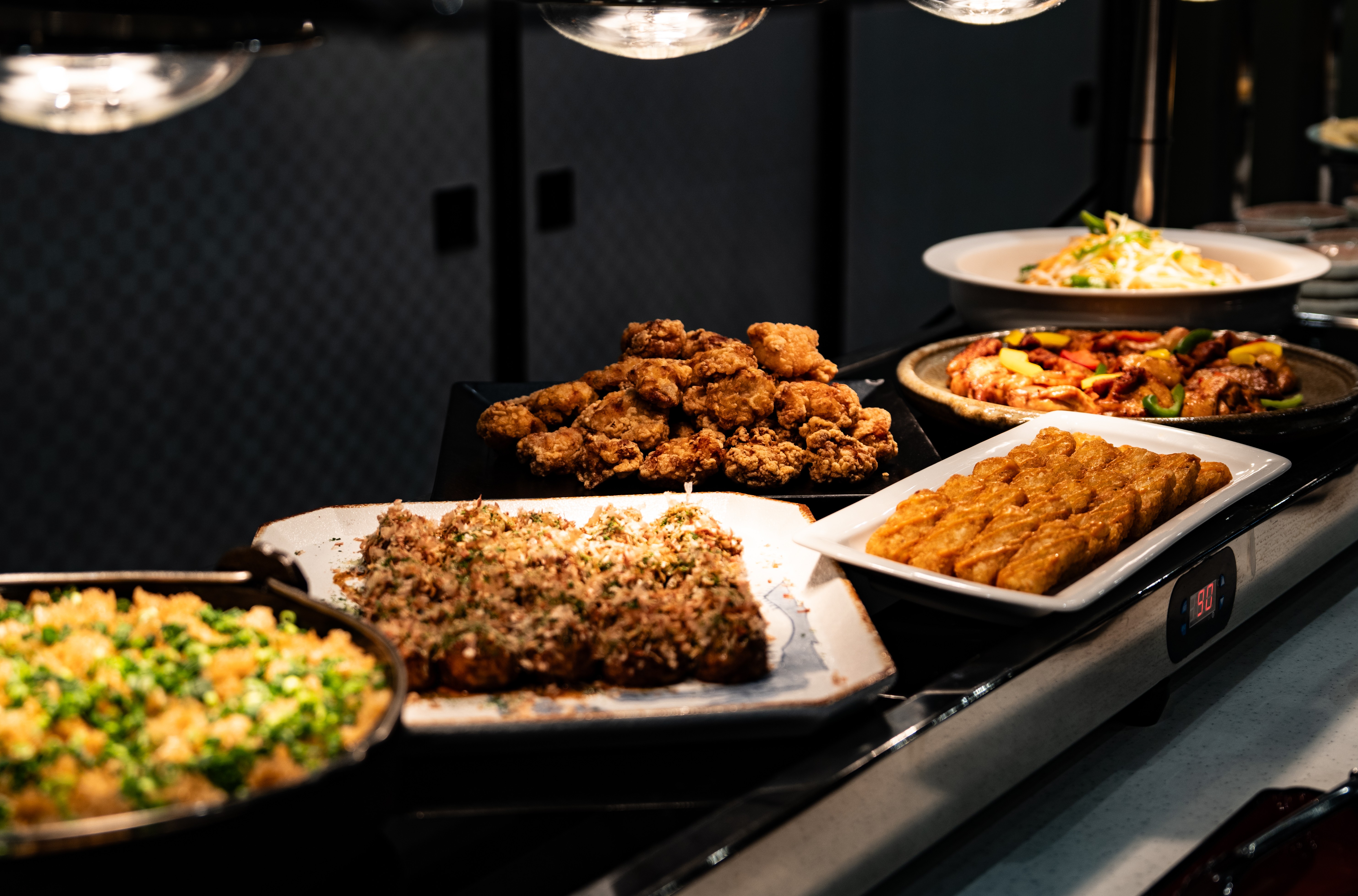 夕食ビュッフェ：メニュー一例