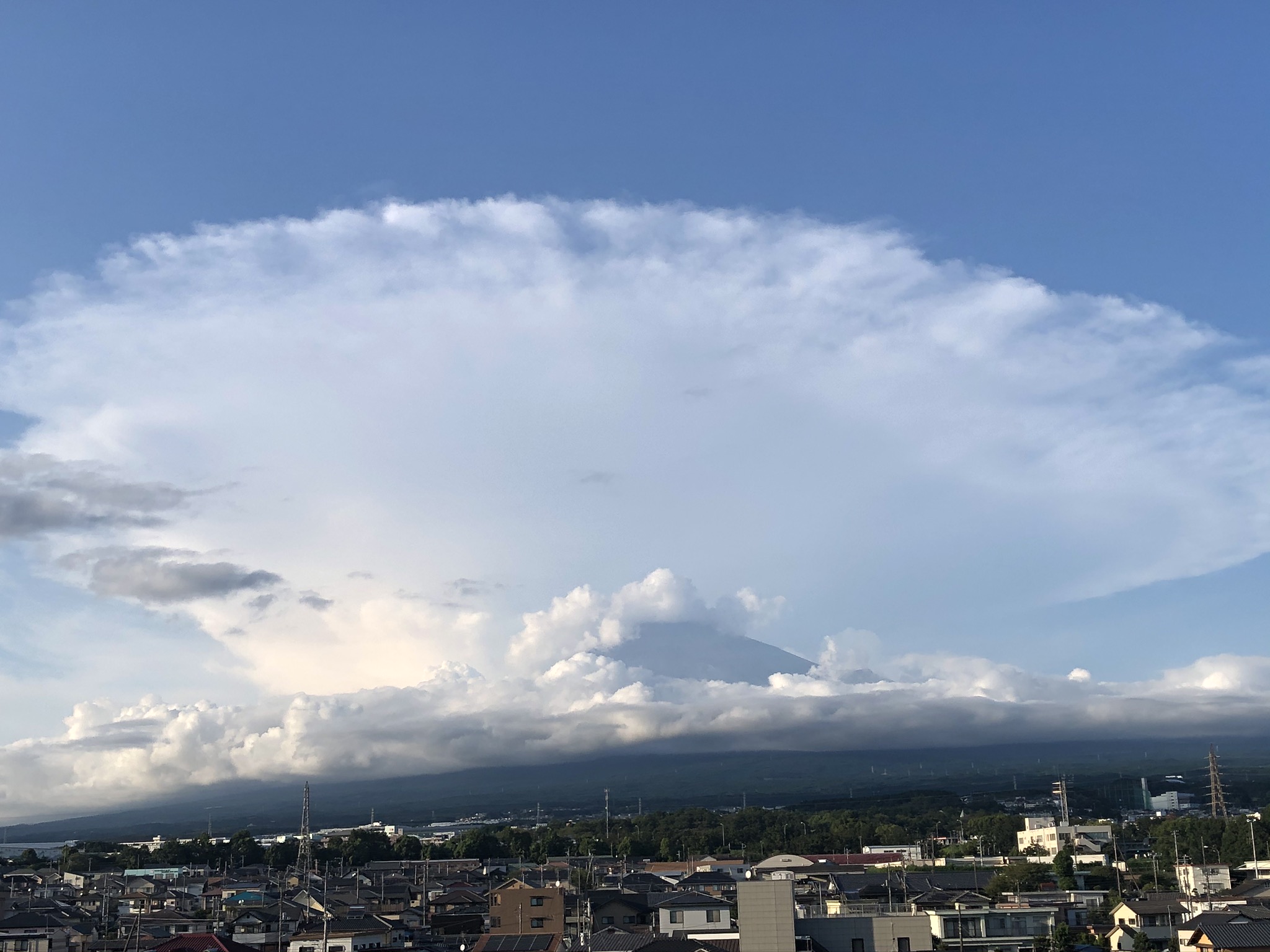 ２０２０／０８／３０「かなとこ雲」と富士山