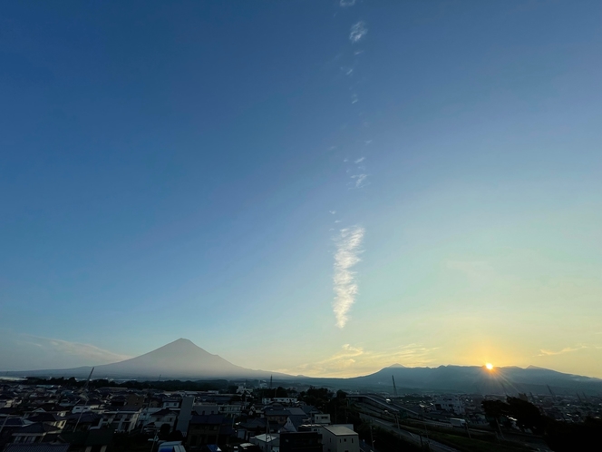 ２０２１／０８／０２富士山と日の出