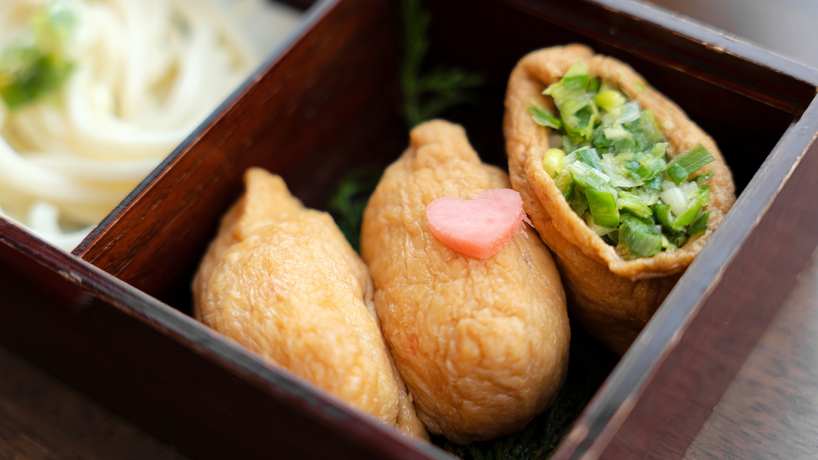 ＜夕食はお部屋で／朝食なし＞夕食はおいなり御膳をお部屋にお届け！朝は無料でクロワッサンをご用意