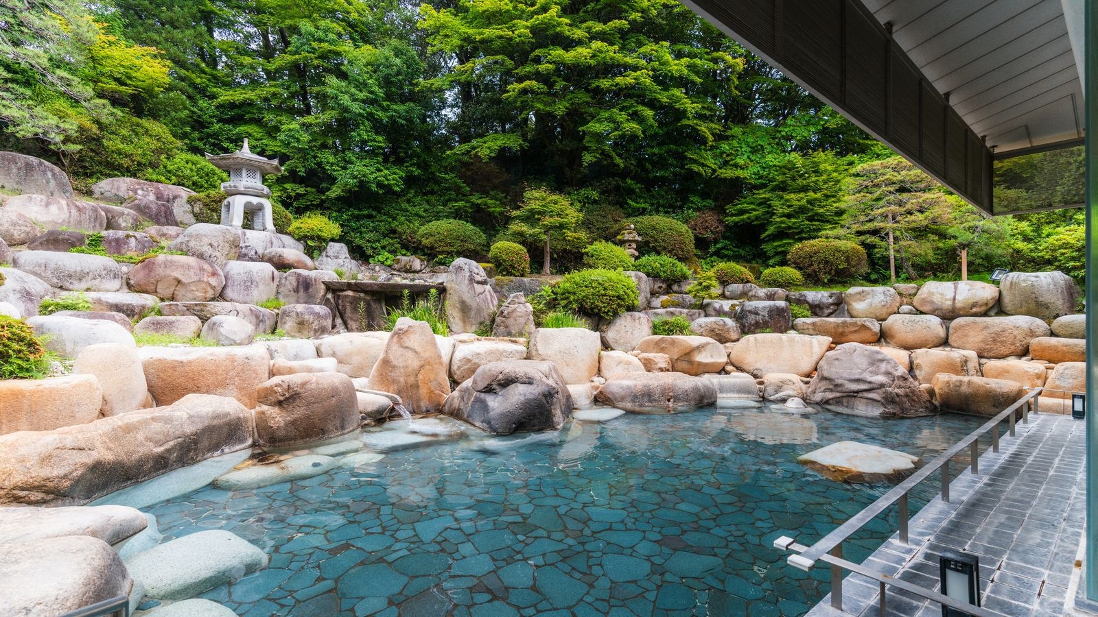 ＜夏休み前の今がお得＞混雑回避でのんびりステイ★おひとり様9，900円〜！一泊朝食プラン