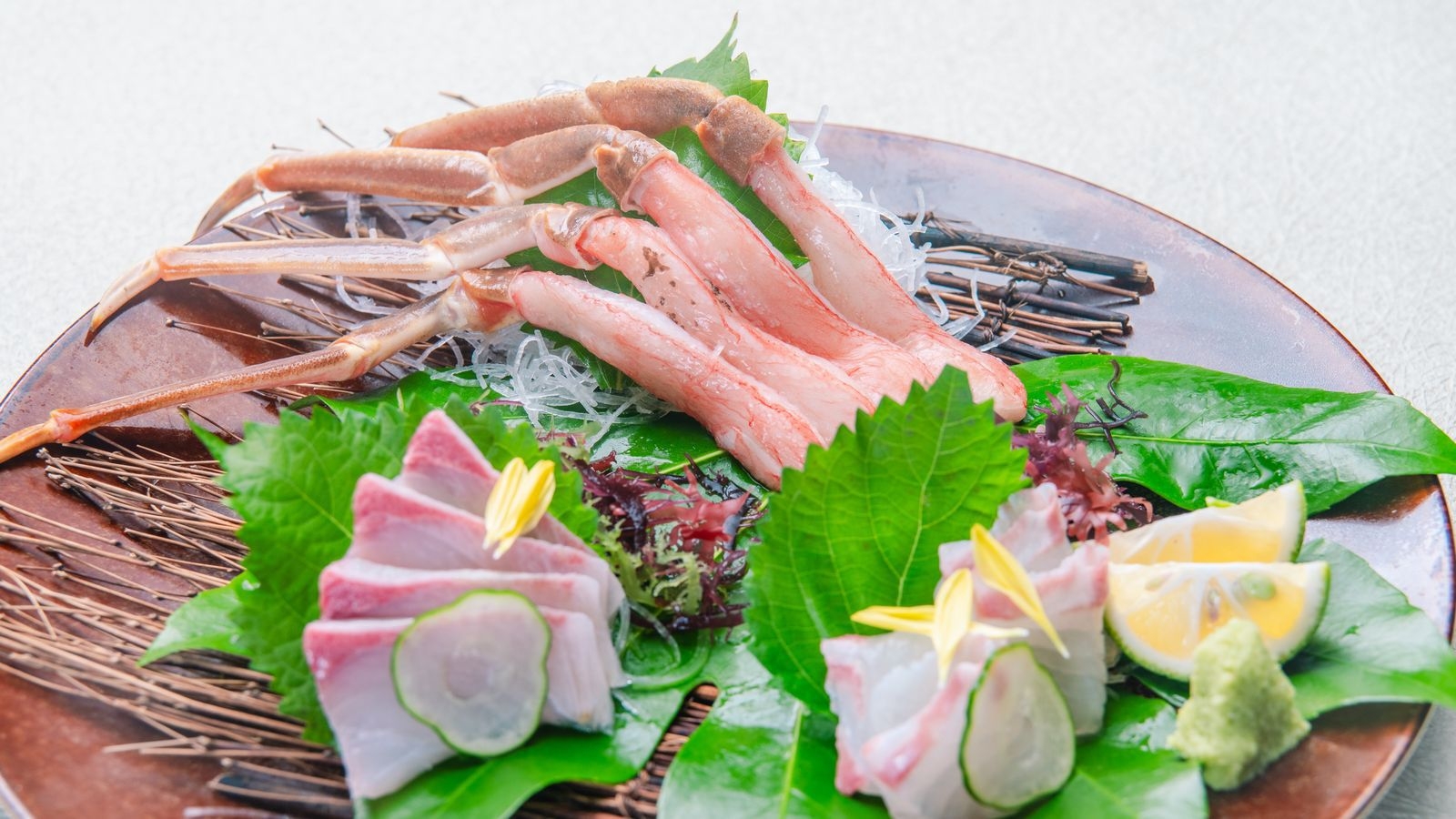 ＜冬季限定＞贅沢にお一人様１杯ずつ「茹で姿蟹」付き蟹会席☆かに刺し・かに鍋・焼きかにも！