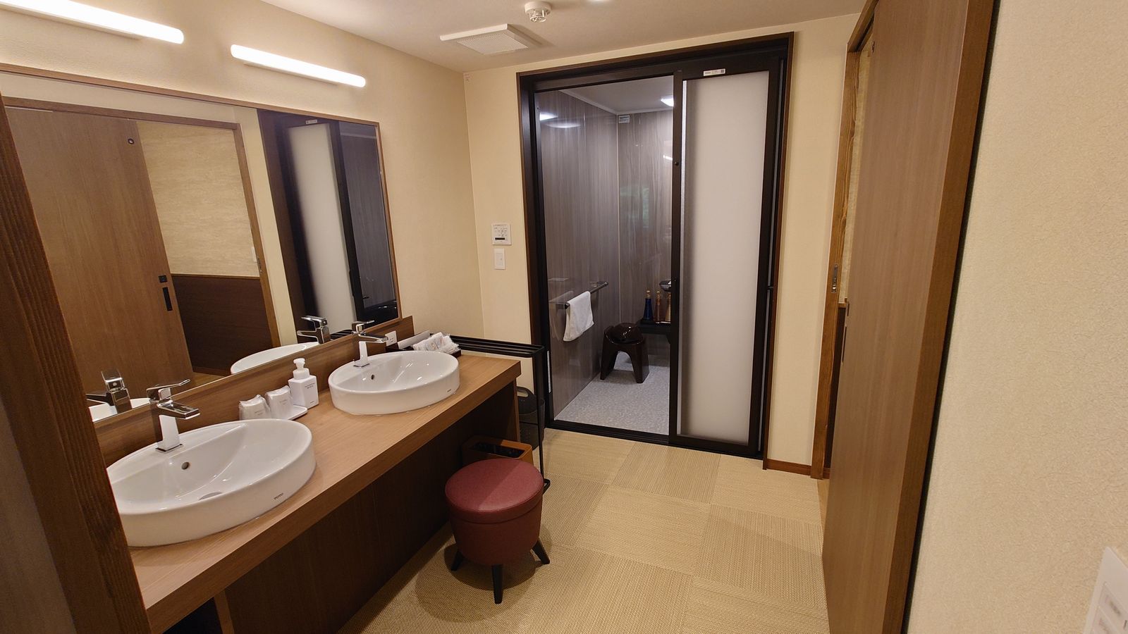 プレミアムツインルーム　洗面所・脱衣場