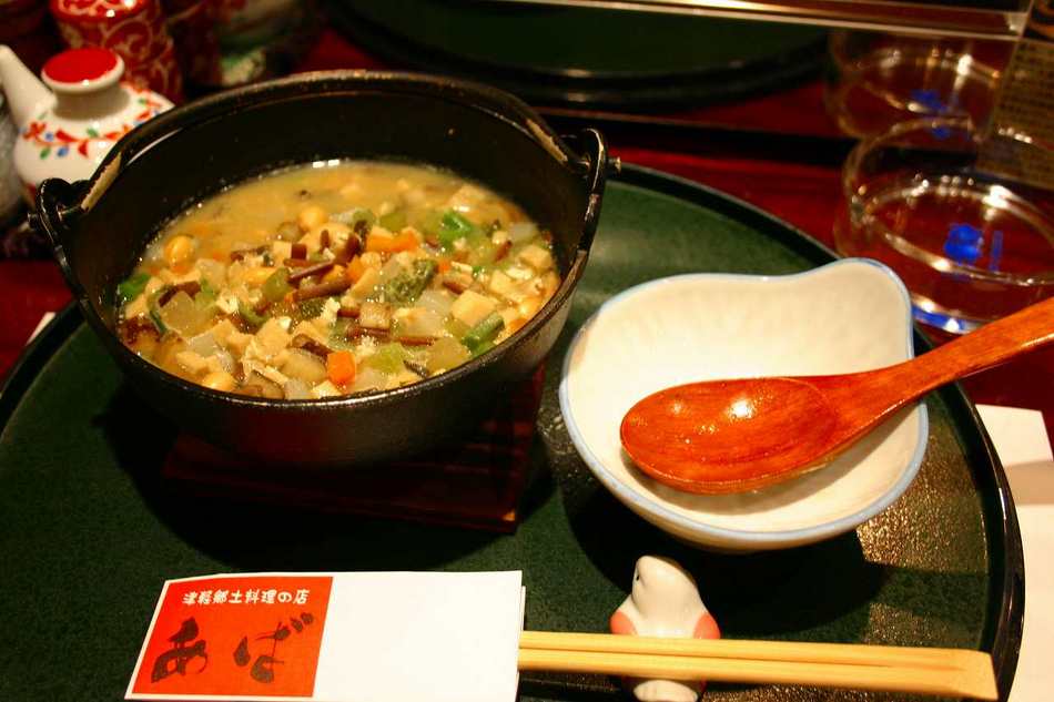 Seasonal cuisine (Keno-jiru)