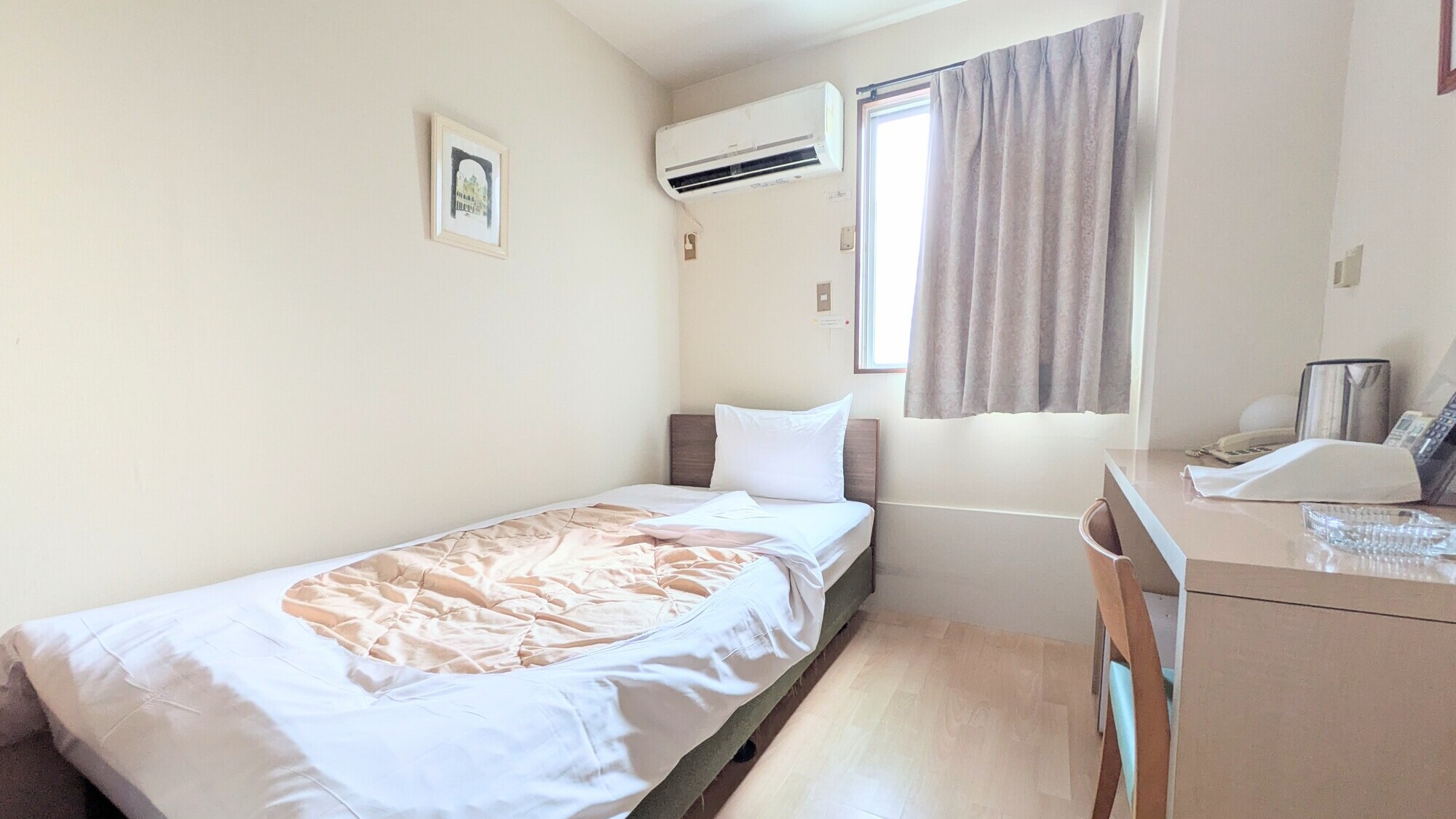 シンプルなお部屋でリーズナブルにご滞在いただけます♪