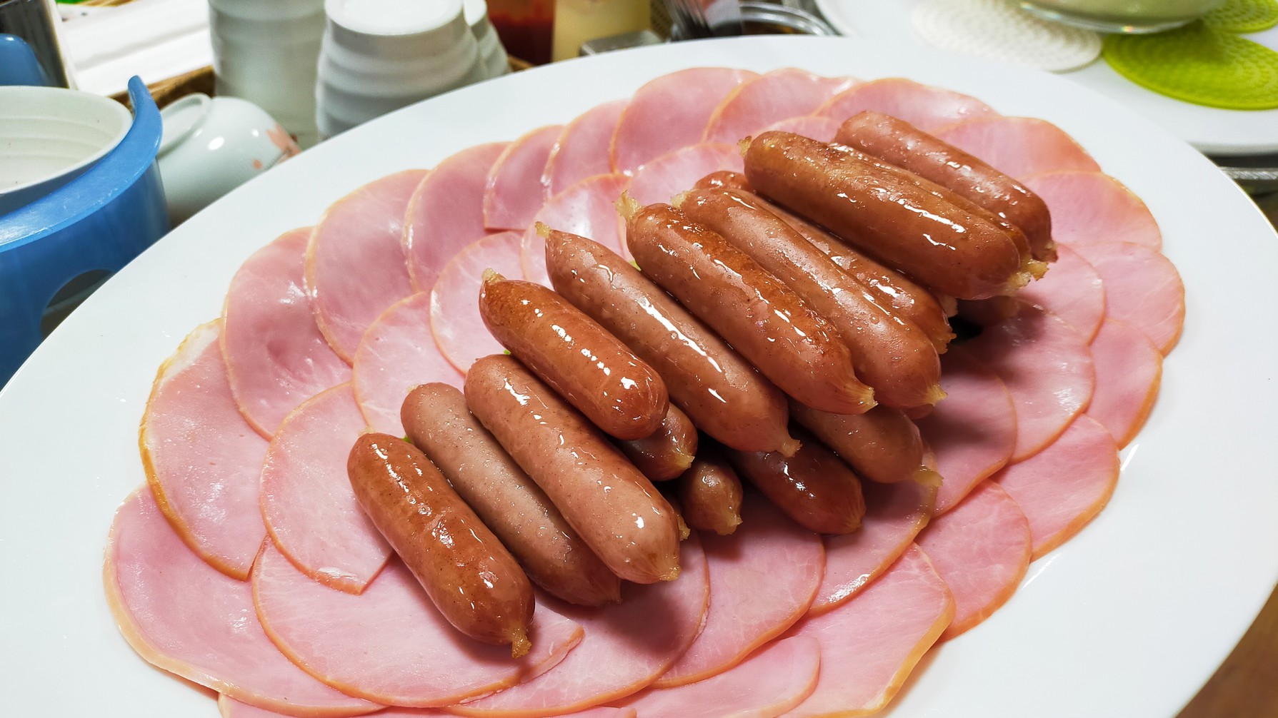 当館自慢の無料の朝食バイキングです