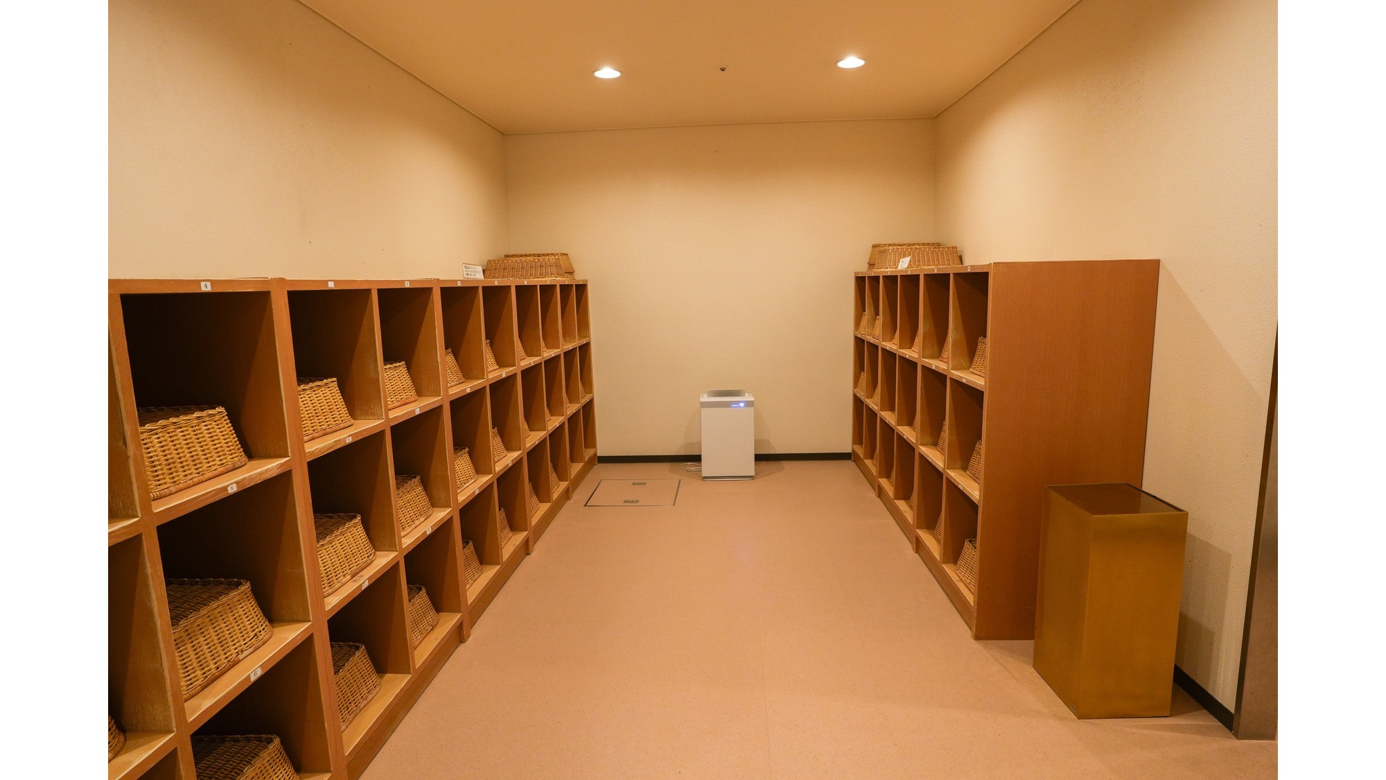 女性大浴場脱衣場