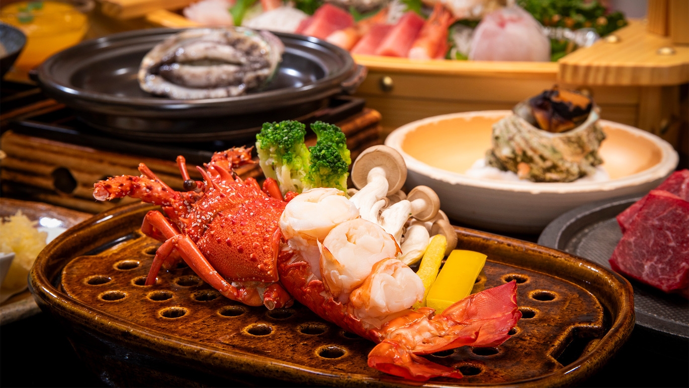 ★New【朝夕お食事処】海鮮づくし〜ボイル伊勢エビ＆活アワビ陶板蒸し＆サザエ壺焼き≪貸切風呂無料≫