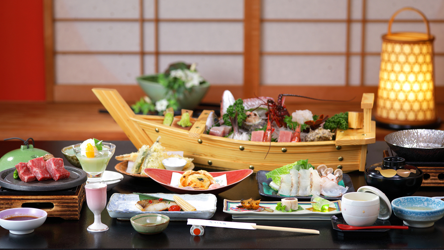 【朝夕お食事処】伊勢エビ舟盛プラン〜伊勢エビ入季節の6種舟盛と海鮮≪貸切風呂無料≫