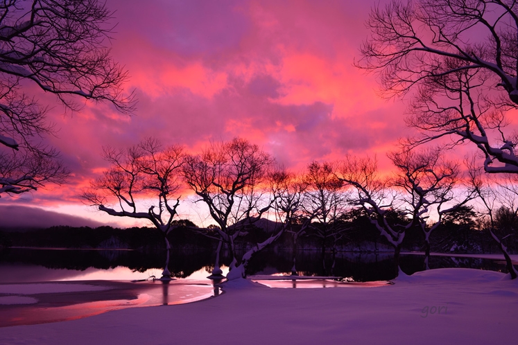冬の朝の小野川湖