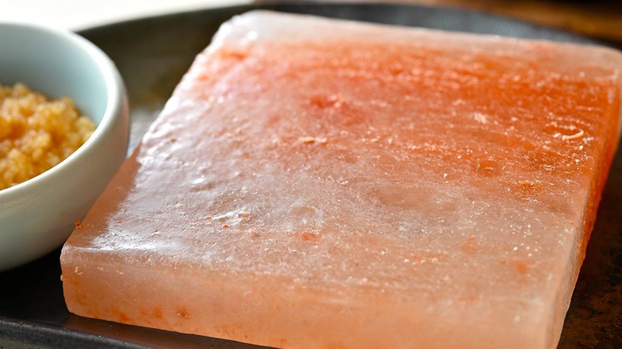 【期間限定★3/19まで】人気No.1牛陶板焼き×ズワイガニの脚をたっぷり4本付き！