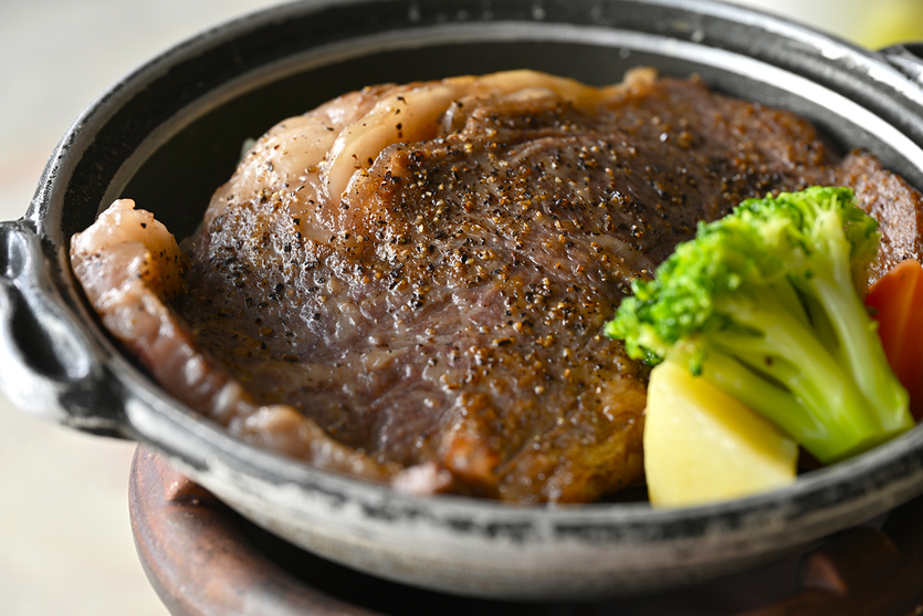 【当館人気ＮＯ1】調理長が自信をもってお届け♪ヒマラヤ岩塩で食べる牛陶板焼！