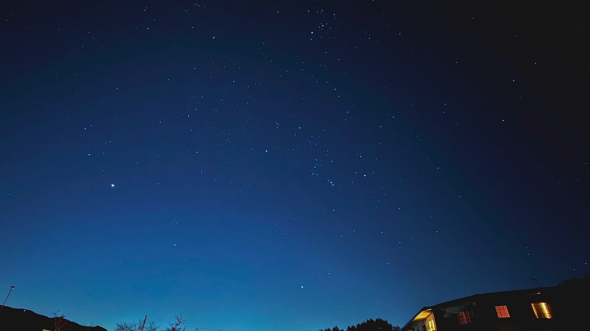 美の山の自然に包まれながら楽しむ満天の星空。 庭では「星の鑑賞会」も開催しております。