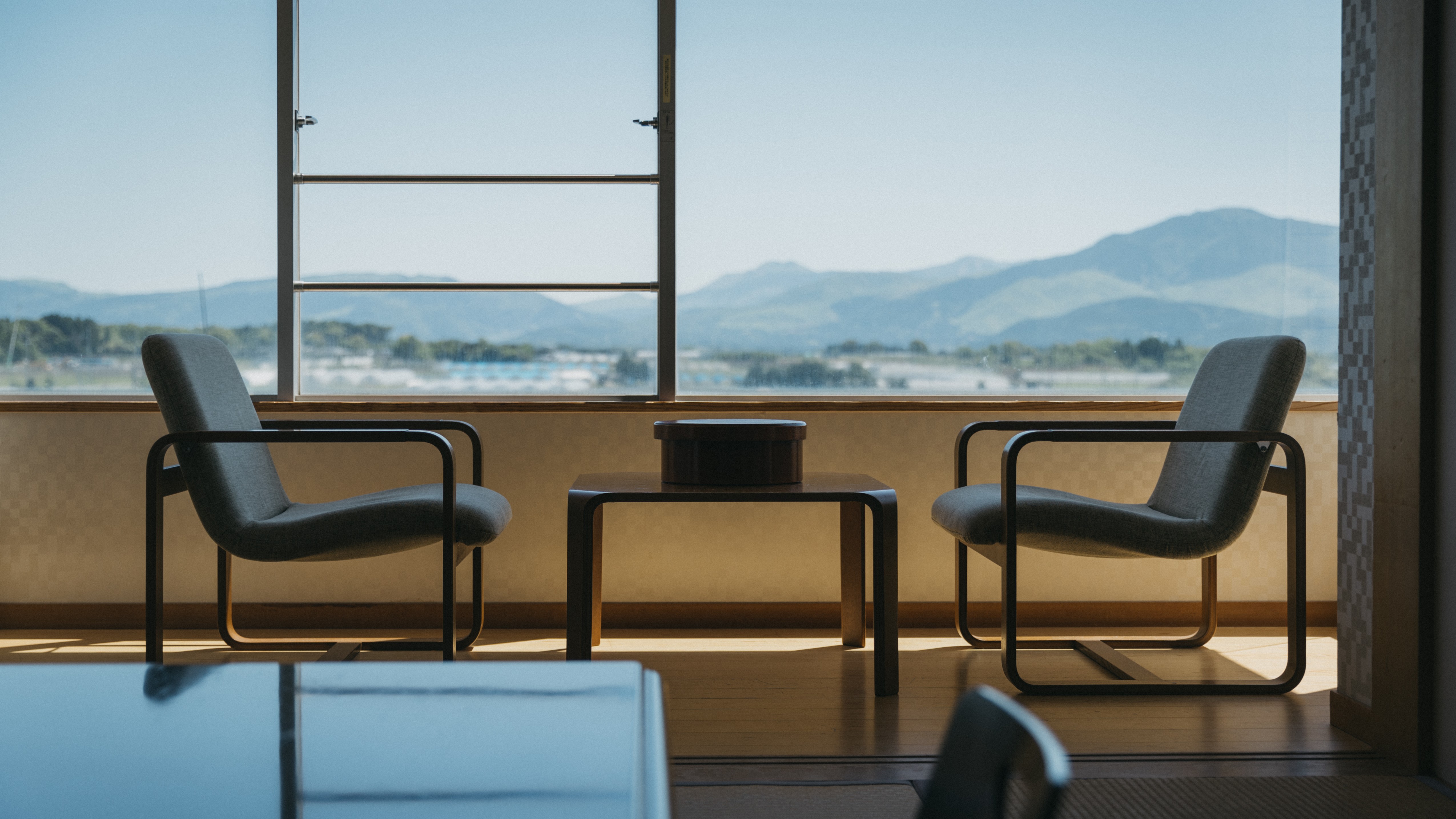 角部屋和室10畳+8畳