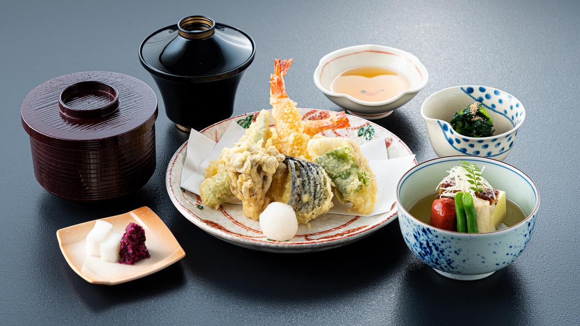【連泊◆さざなみ会席】2日目豪華ランチ付き！ホテルから出ずにのんびりおこもりステイ♪