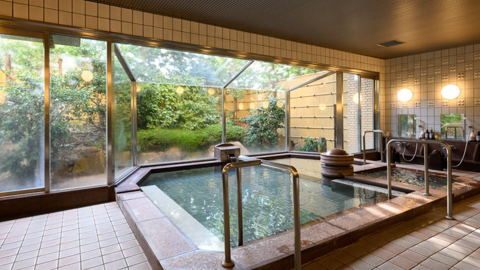 【大浴場（男性】大浴場はチェックイン～アウトまで何度でも楽しみいただけます。