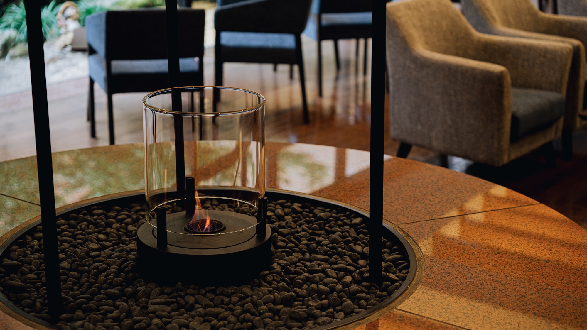 近くにいっても熱くない不思議な暖炉。（炎の上部はちょっと熱いです）