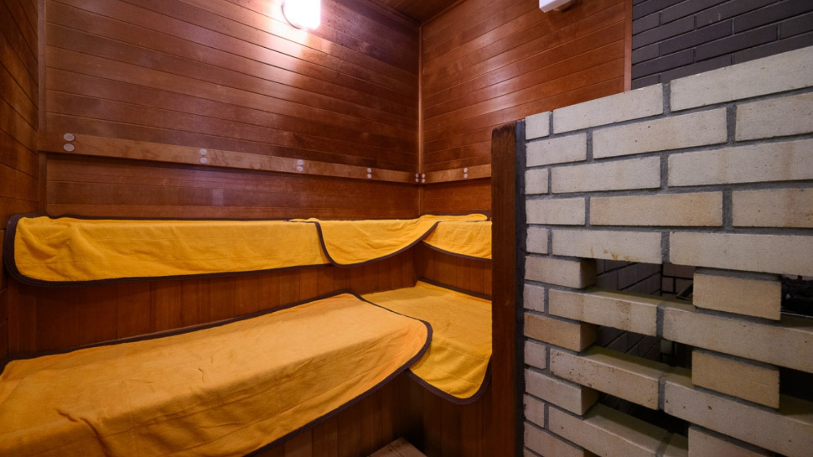 【大浴場「サウナ」】男女共にドライサウナを備えております。ととのい体験。