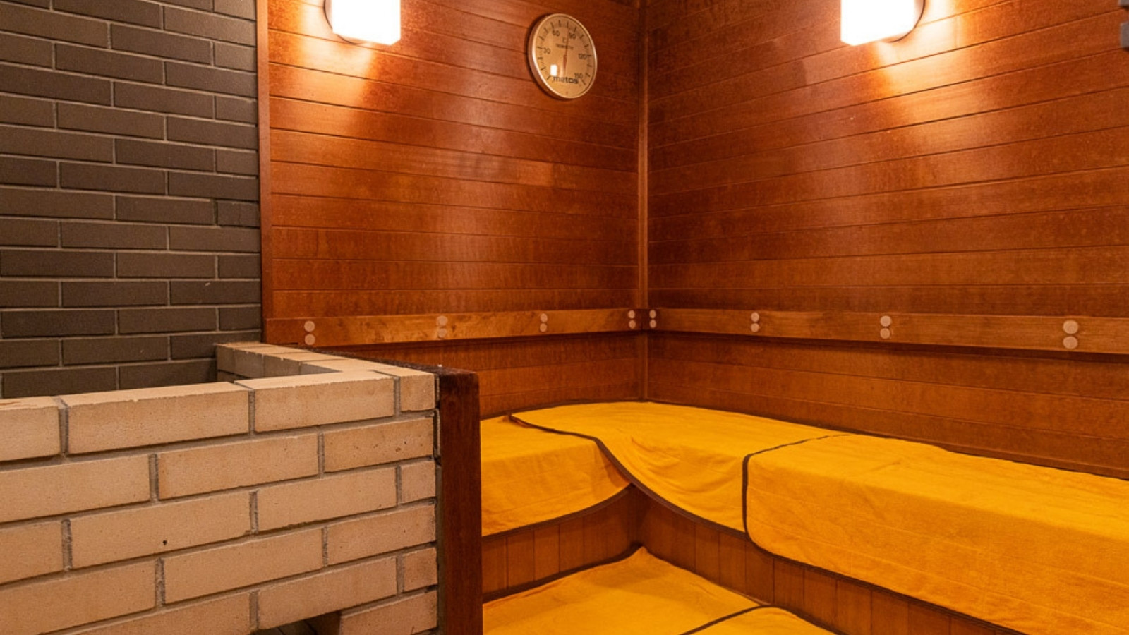 【大浴場「サウナ」】男女共にドライサウナを備えております。ととのい体験。