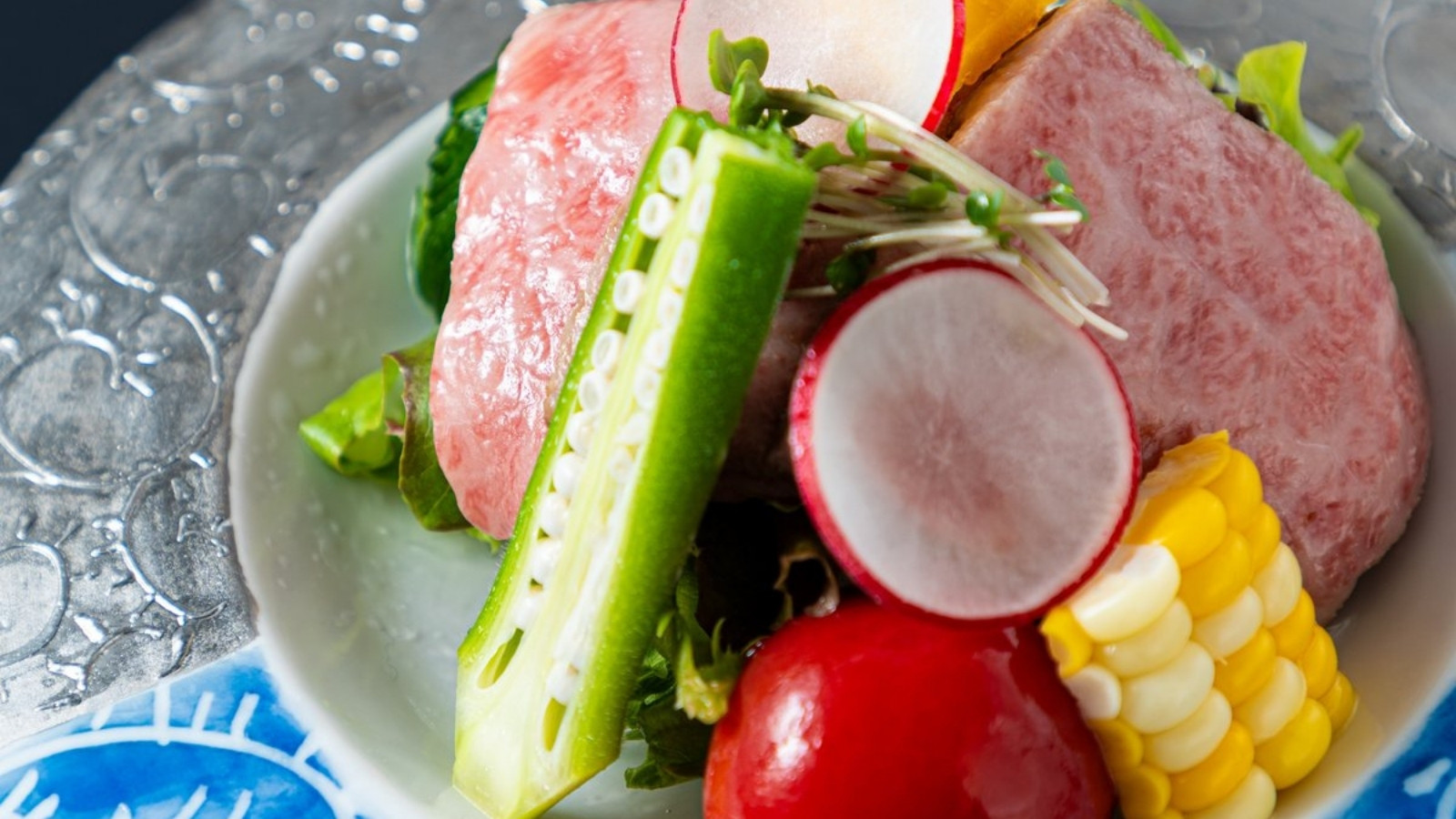 【夕食｜近江牛会席一例】とろける近江牛のローストと近江野菜の瑞々しさの相性は抜群。