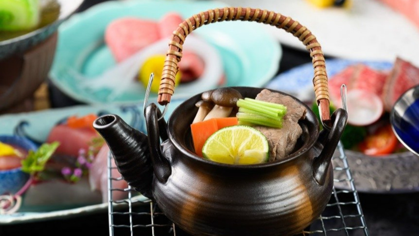 【夕食｜近江牛会席一例】様々な調理法で近江牛を堪能できる特選会席。お肉好きにはたまらない会席です！