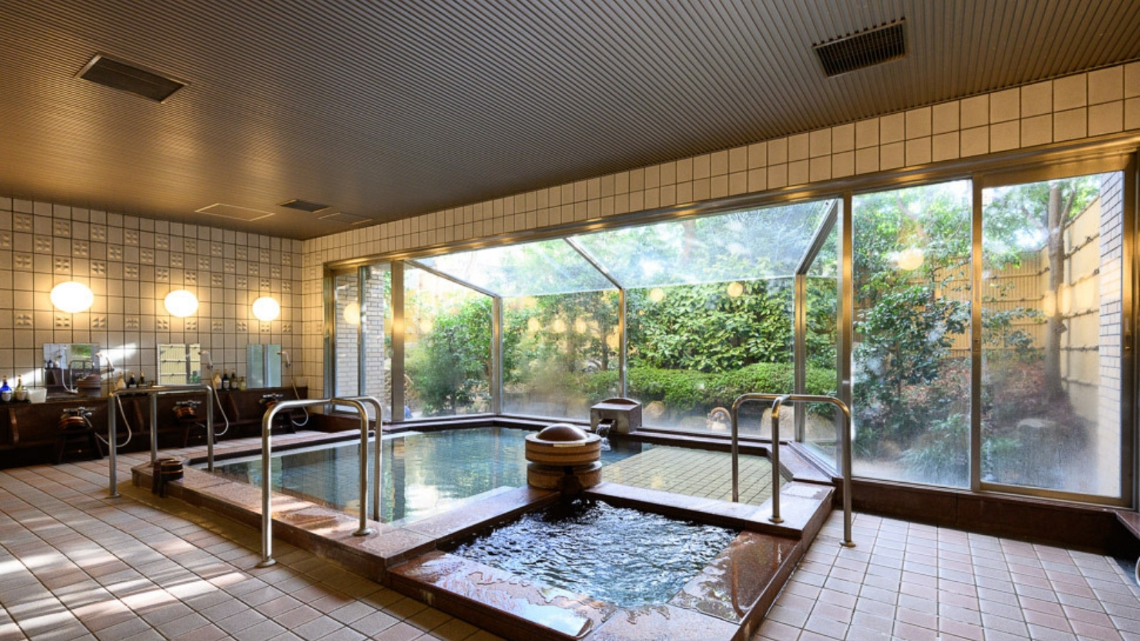 【大浴場（男性】大浴場はチェックイン～アウトまで何度でも楽しみいただけます。