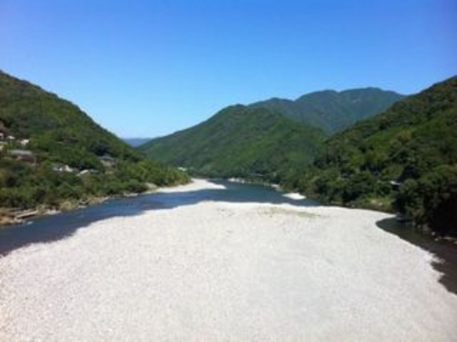 仁淀川フォト！いの町～仁淀川　こんな二股に仁淀川が分かれる場所もある