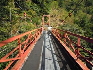 これは 宝来荘の横の吊橋！眺めがいいですよ