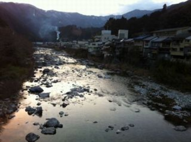 仁淀ブルーの里、土居地区の橋の上から2