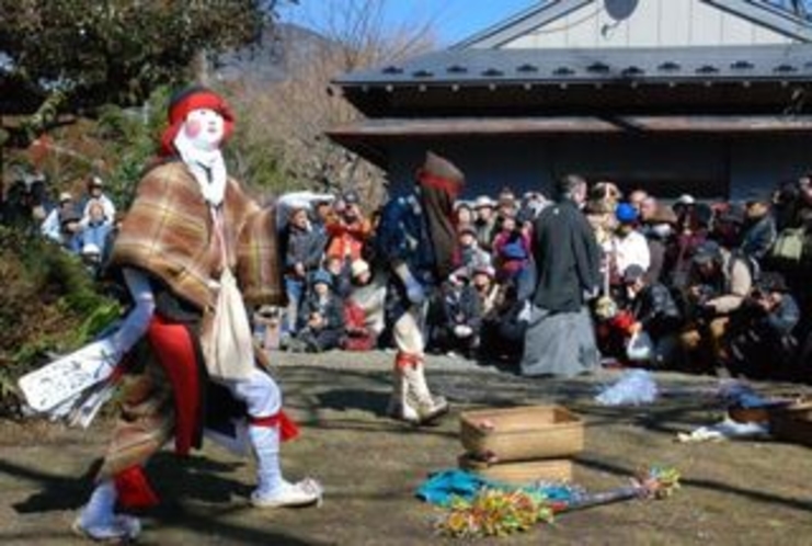 ２０１２秋葉まつりギャラリー 油売り　コミカルな動きが何とも言えねー！　(≡^∇^≡)