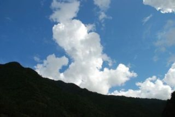 空が青い　雲がキレイ