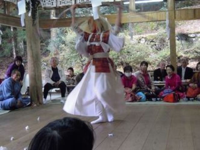 仁淀川町下名野川地区　二所神社　名野川磐門神楽の奉納２