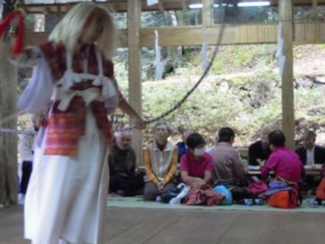 仁淀川町下名野川地区　二所神社　名野川磐門神楽の奉納４