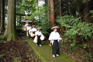 平家伝説ゆかりの地　都太鼓踊りの奉納　１