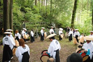 平家伝説ゆかりの地　都太鼓踊りの奉納　２