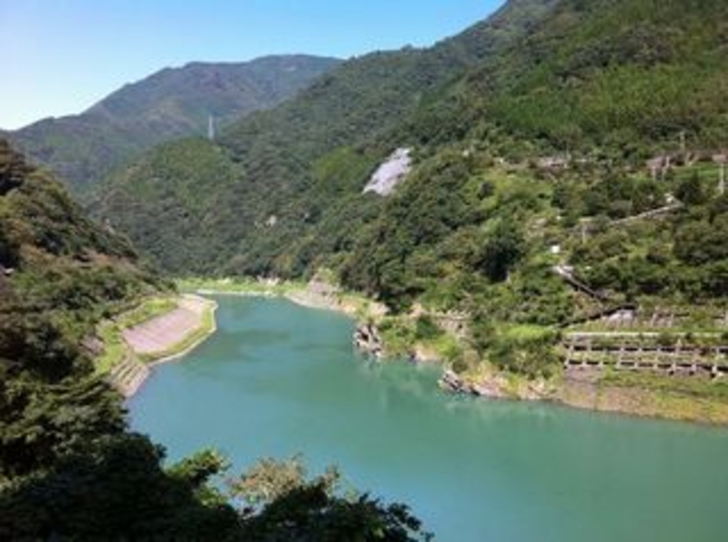 大渡ダム湖畔をサイクリング　ちょっと台風後なので濁っちゃってますが